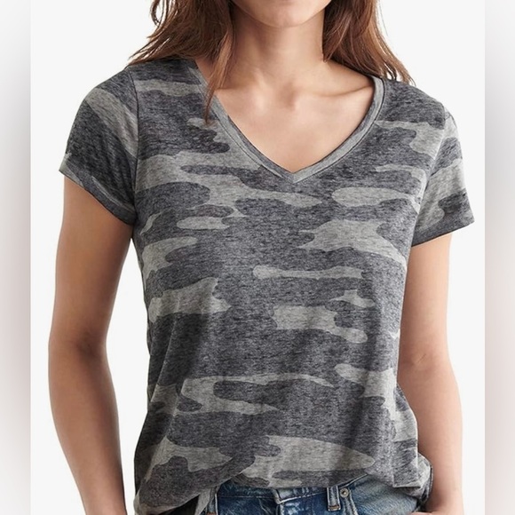 Lucky Brand Women’s Black Grey Camo blouse with tying at the bottom - Picture 1 of 4